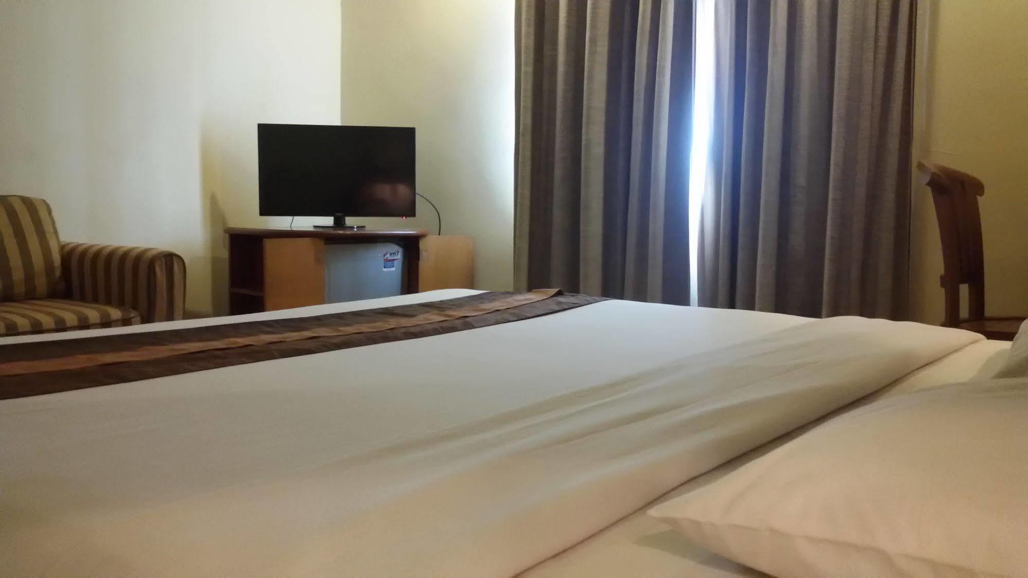 Hotel Bulevar Tanjung Duren Джакарта Экстерьер фото