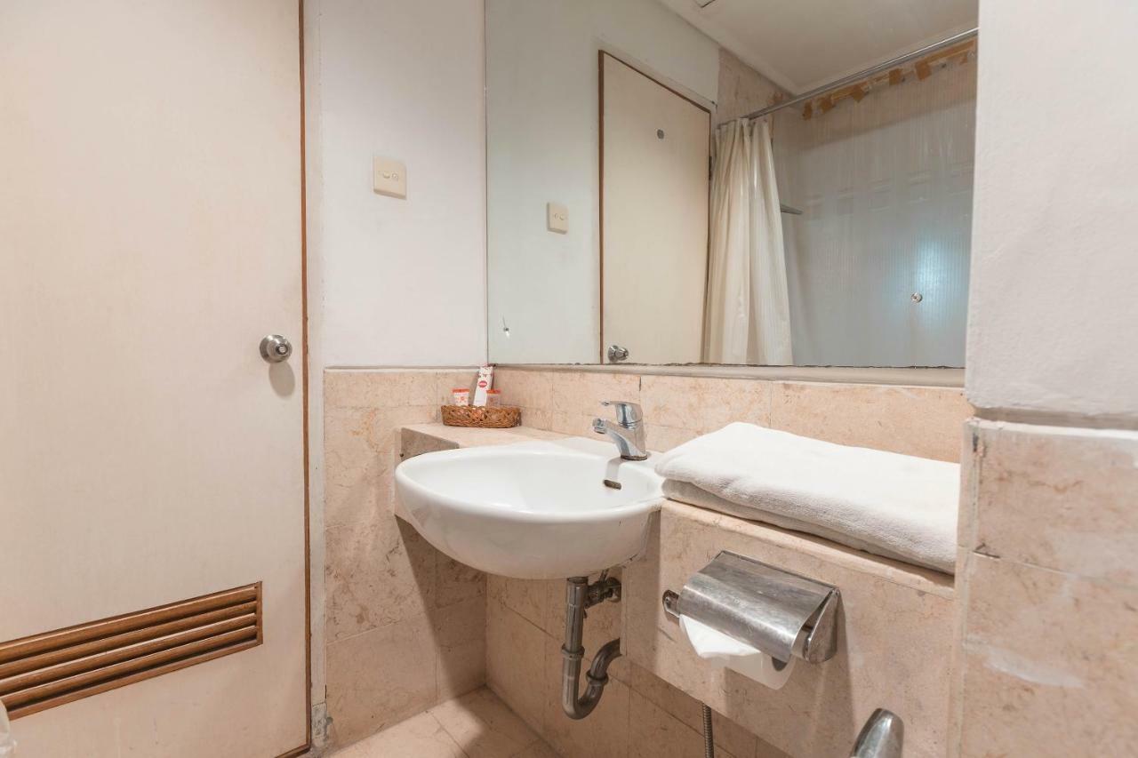 Hotel Bulevar Tanjung Duren Джакарта Экстерьер фото