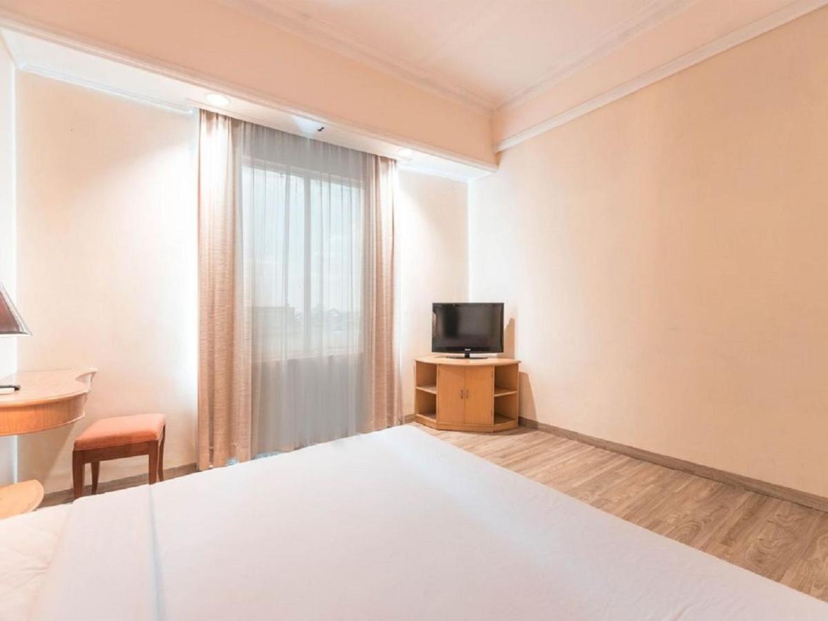 Hotel Bulevar Tanjung Duren Джакарта Экстерьер фото